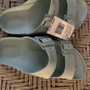 NWT Birkenstock Arizona Surf Green Women’s sandal’s